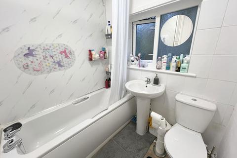 104 Gracemere Crescent, Yardley Wood, Birmingham, B28 0TZ