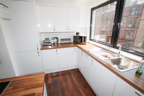 2 bedroom flat to rent, Cresswell Street, Glasgow G12