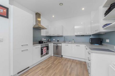 2 bedroom flat for sale, Bloemfontein Road, London W12