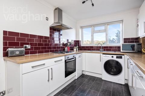 2 bedroom flat for sale, Balmoral Court, 231-237, Nevill Road, Hove, East Sussex, BN3