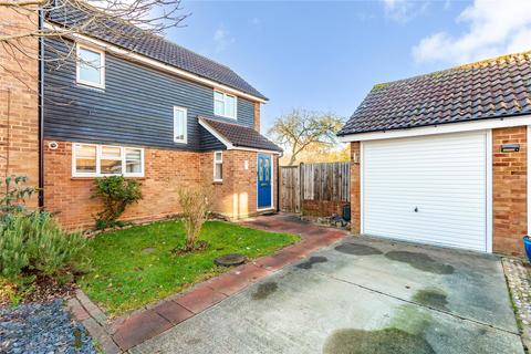 3 bedroom semi-detached house for sale, Menzies Avenue, Basildon, Essex, SS15