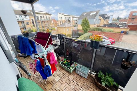 2 bedroom flat for sale, Anglia Way, South Ockendon RM15