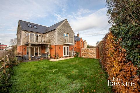 1 Brooklands, Royal Wootton Bassett, Swindon, SN4 7SE