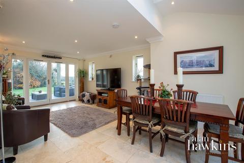 1 Brooklands, Royal Wootton Bassett, Swindon, SN4 7SE