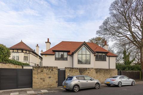 5 bedroom detached house to rent, Roseworth Crescent, Gosforth, Newcastle upon Tyne