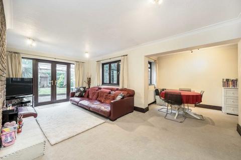 3 bedroom semi-detached house for sale, Latimer Road, Teddington TW11