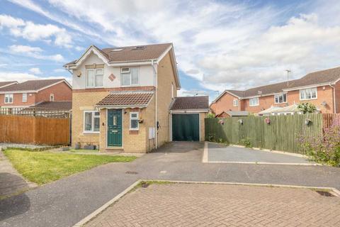 5 bedroom detached house for sale, Nicholas Gardens, Cippenham SL1