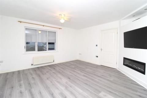 2 bedroom flat to rent, St. Augustines Court, Herne Bay