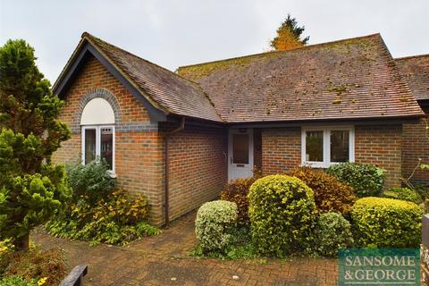 2 bedroom bungalow for sale, Garrett Close, Kingsclere, Newbury, Hampshire, RG20