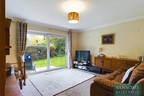 2 bedroom bungalow for sale, Garrett Close, Kingsclere, Newbury, Hampshire, RG20