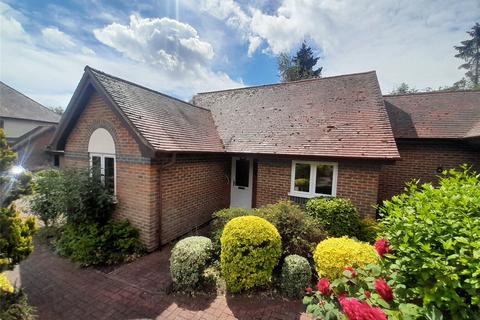 undefined, Garrett Close, Kingsclere, Newbury, Hampshire, RG20