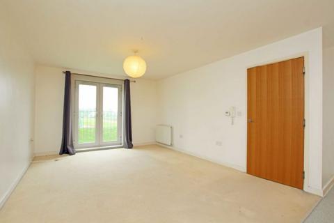 2 bedroom flat to rent, Wood Lane, Isleworth TW7