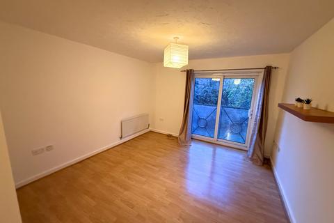 2 bedroom flat to rent, Chester Road, Stretford, M32