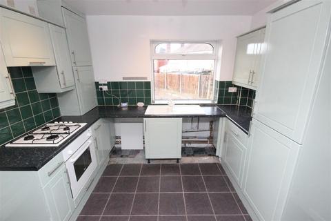 3 bedroom semi-detached house to rent, Lewis Road, Stourbridge DY9