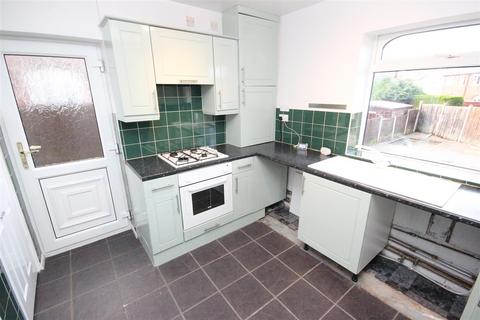 3 bedroom semi-detached house to rent, Lewis Road, Stourbridge DY9