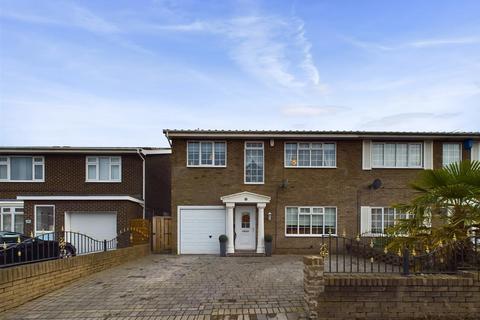 4 bedroom semi-detached house for sale, Moor Close, North Shields