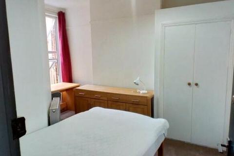 1 bedroom in a house share to rent, Sturry Road, Kent CT1