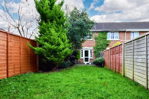 2 bedroom house to rent, Puddingstone Drive, St Albans, AL4