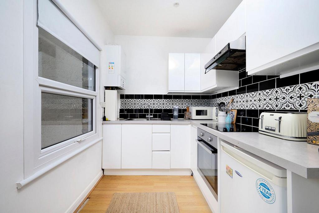 Apartment in London - View 3
