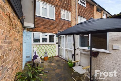 3 bedroom maisonette for sale, Town Tree Road, Ashford, Surrey, TW15