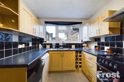 3 bedroom maisonette for sale, Town Tree Road, Ashford, Surrey, TW15