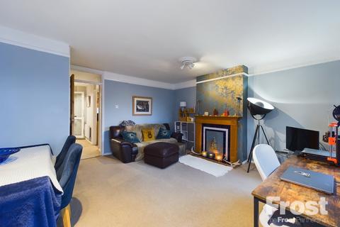 3 bedroom maisonette for sale, Town Tree Road, Ashford, Surrey, TW15