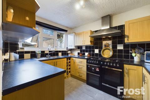 39 Town Tree Road, Ashford, TW15 2PN