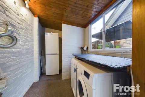 39 Town Tree Road, Ashford, TW15 2PN