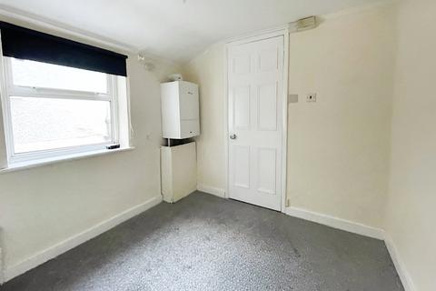 3 bedroom terraced house to rent, Sturla Road, Kent ME4