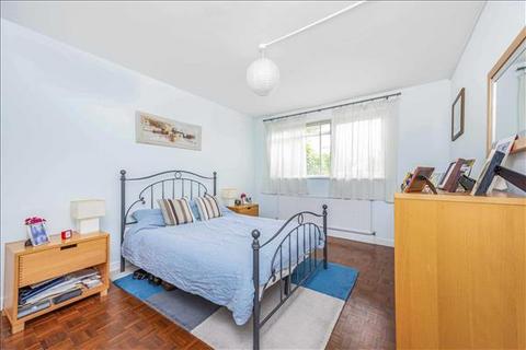 Flat 17, Wessex Court Putney Hill, London, SW15 6BG