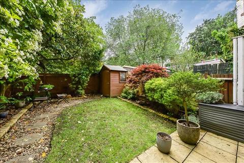 16 Farlington Place, London, SW15 4AH