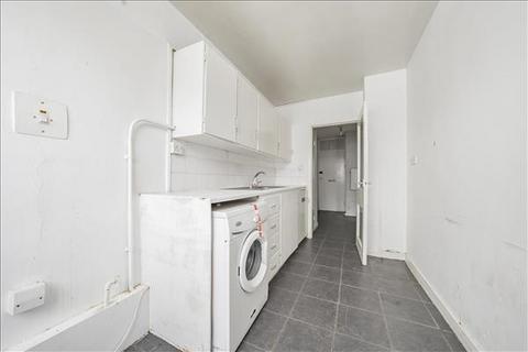 Studio for sale, Somborne House, London, SW15