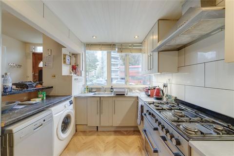 5 bedroom terraced house to rent, Danebury Avenue, London, SW15