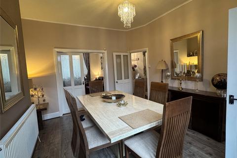 36 Fraser Street, Shaw, Oldham, OL2 7SD