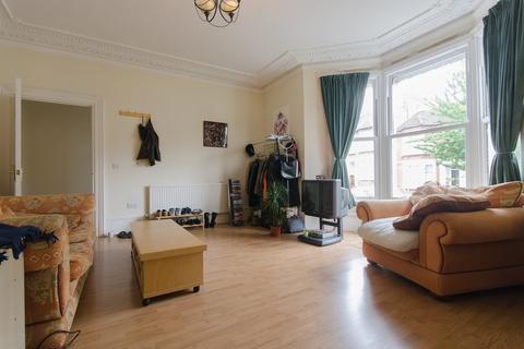 2 bedroom flat to rent, Musgrove Road Telegraph Hill SE14