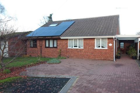 2 bedroom semi-detached bungalow for sale, Locks View, Stourbridge DY8