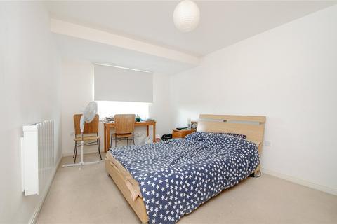 2 bedroom flat to rent, Highfield Road, Feltham TW13