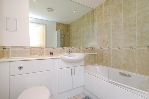 2 bedroom flat to rent, Highfield Road, Feltham TW13