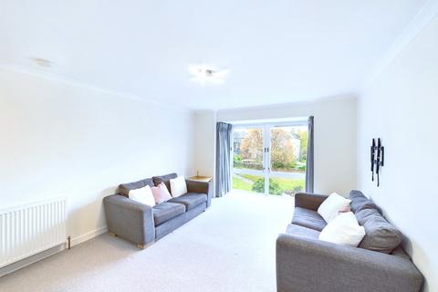 3 bedroom apartment to rent, Gillsland Park, Merchiston, Edinburgh, EH10