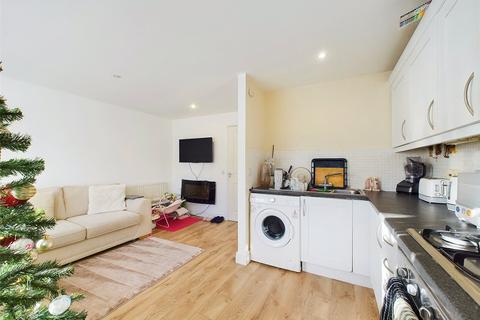 1 bedroom apartment for sale, Grove Road, Churchdown, Gloucester, Gloucestershire, GL3