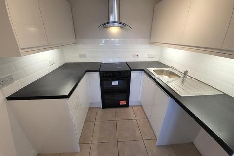 2 bedroom apartment to rent, Chestnut Road, Bristol BS16