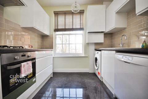 2 bedroom apartment to rent, Hampshire Terrace Portsmouth PO1