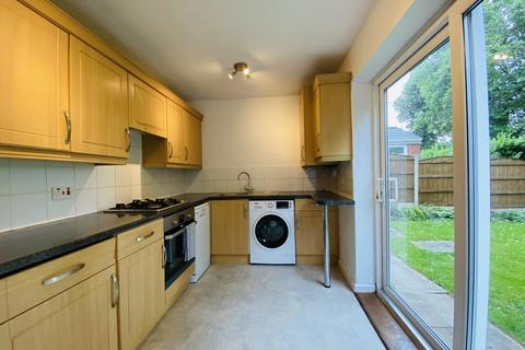 2 bedroom semi-detached house to rent, Greenside, Heaton Mersey, Stockport, SK4