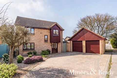 4 bedroom detached house for sale, Magdalen Close, Lowestoft