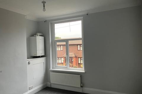 2 bedroom terraced house to rent, Heathfield Lane, Wednesbury