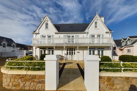 4 bedroom house for sale, An exceptional coastal home on Jersey’s east side offers breathtaking sea views