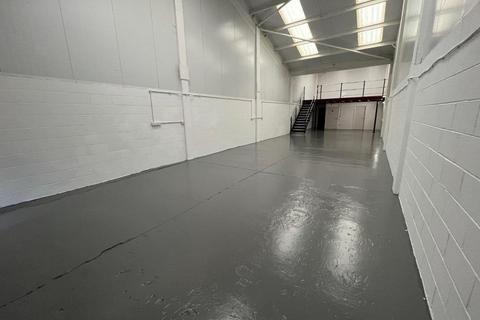 Industrial unit to rent, C35 Moorside Business Park, Moorside, Colchester, Essex, CO1