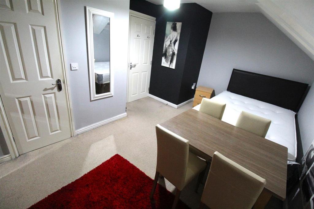 Room 4.4.JPG