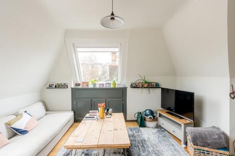 Second Floor Flat, 20 Beaconsfield Road, Clifton, Bristol, BS8 2TS