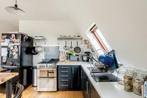Second Floor Flat, 20 Beaconsfield Road, Clifton, Bristol, BS8 2TS